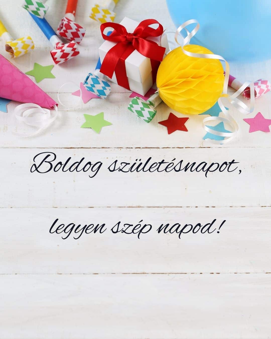 születésnapi képeslap legyen szép napod felirattal, vidám világos háttér