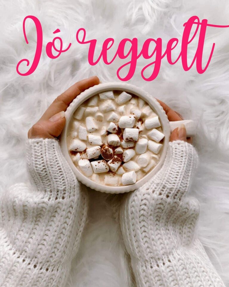 Jó reggelt vidám téli kávés, szőrme, kötött pulcsi